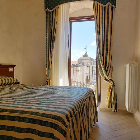 Rooms Dimora Arco - Affitti Brevi Italia Monte SantʼAngelo Екстериор снимка