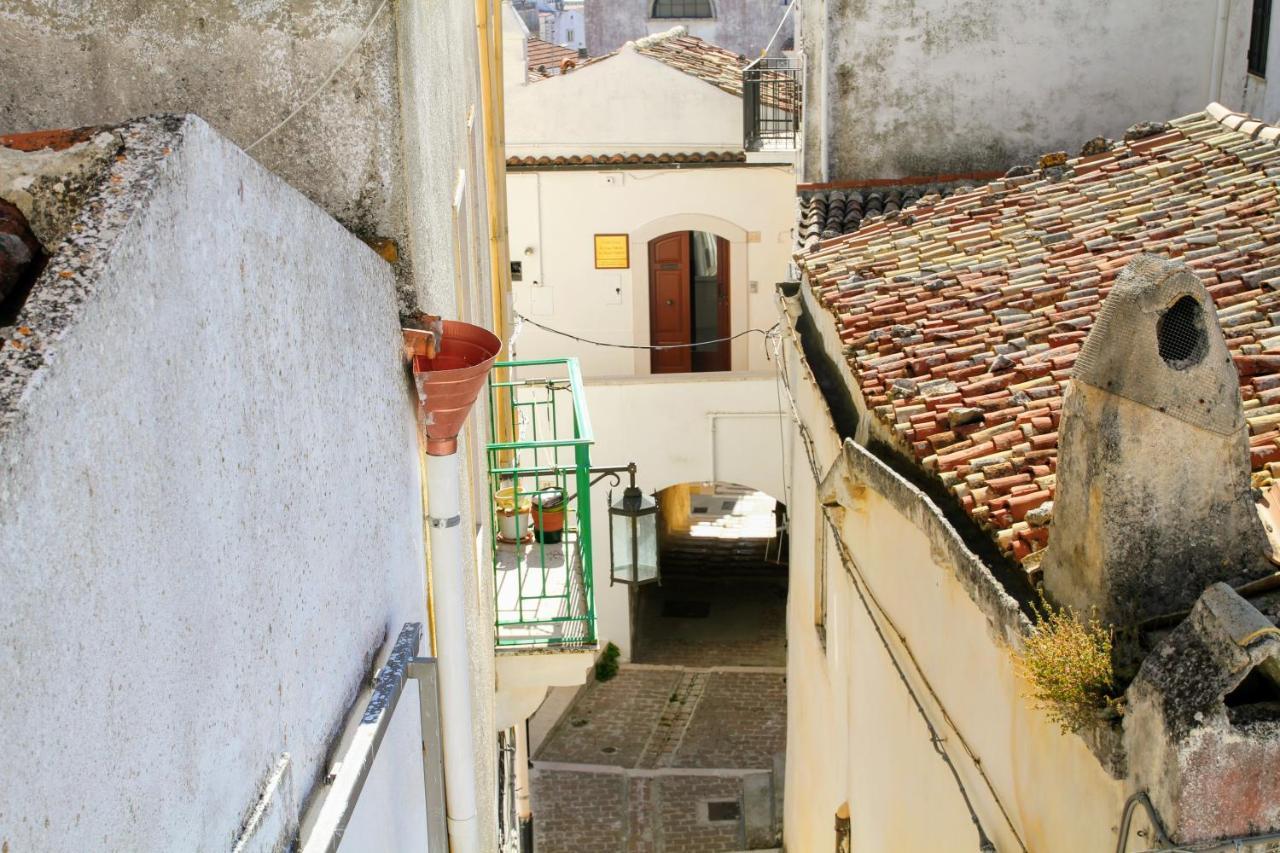 Rooms Dimora Arco - Affitti Brevi Italia Monte SantʼAngelo Екстериор снимка