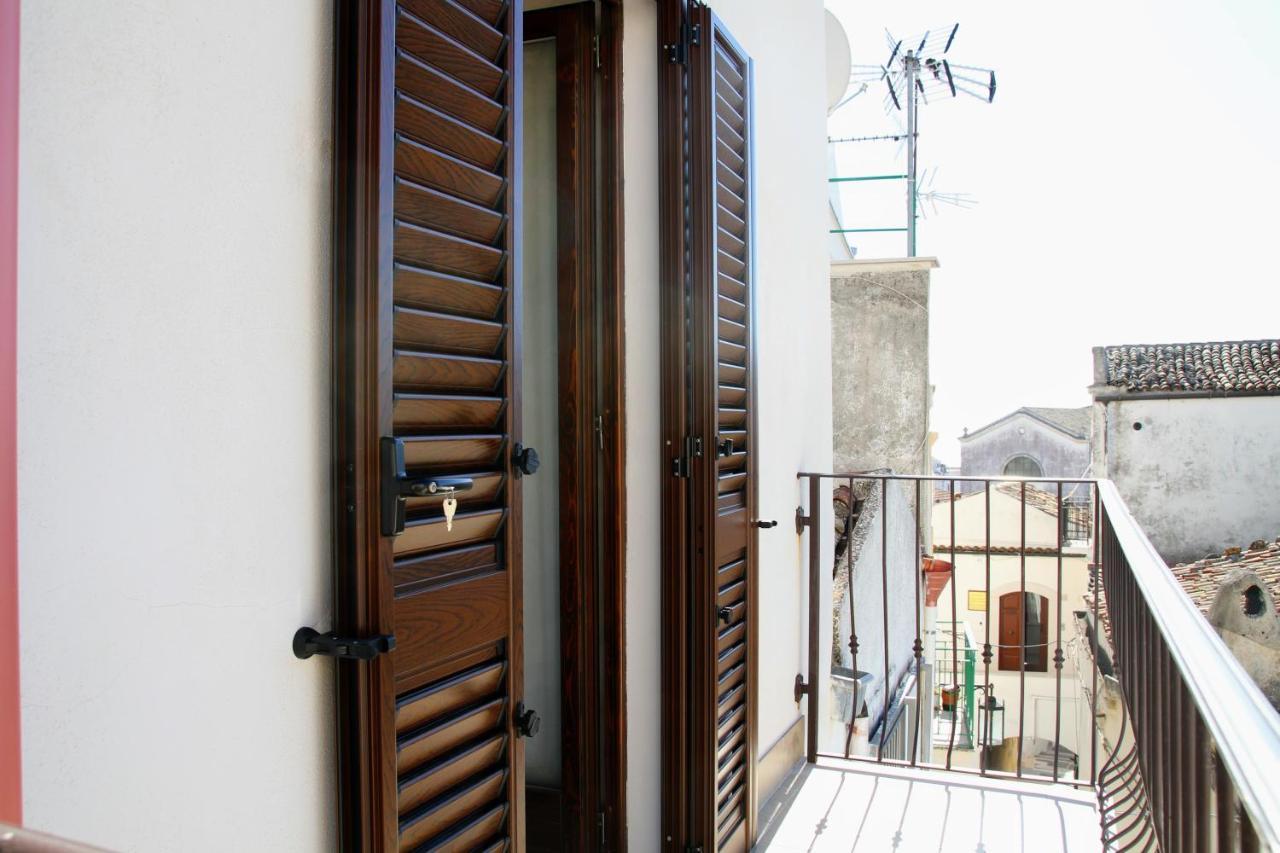 Rooms Dimora Arco - Affitti Brevi Italia Monte SantʼAngelo Екстериор снимка