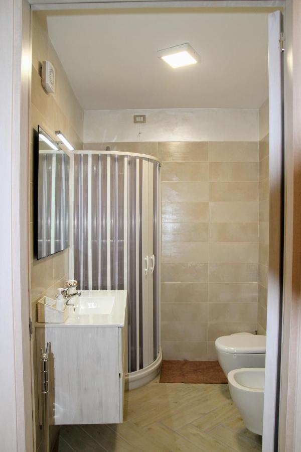 Rooms Dimora Arco - Affitti Brevi Italia Monte SantʼAngelo Екстериор снимка