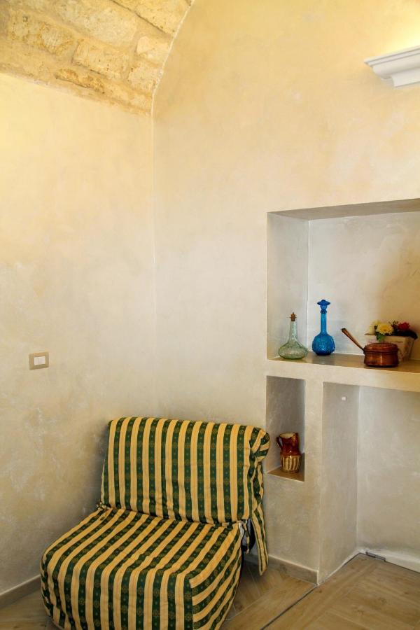 Rooms Dimora Arco - Affitti Brevi Italia Monte SantʼAngelo Екстериор снимка