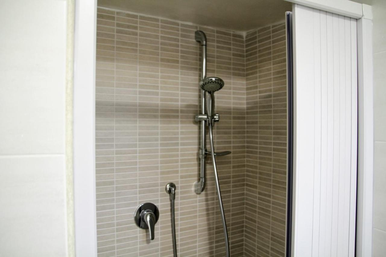 Rooms Dimora Arco - Affitti Brevi Italia Monte SantʼAngelo Екстериор снимка