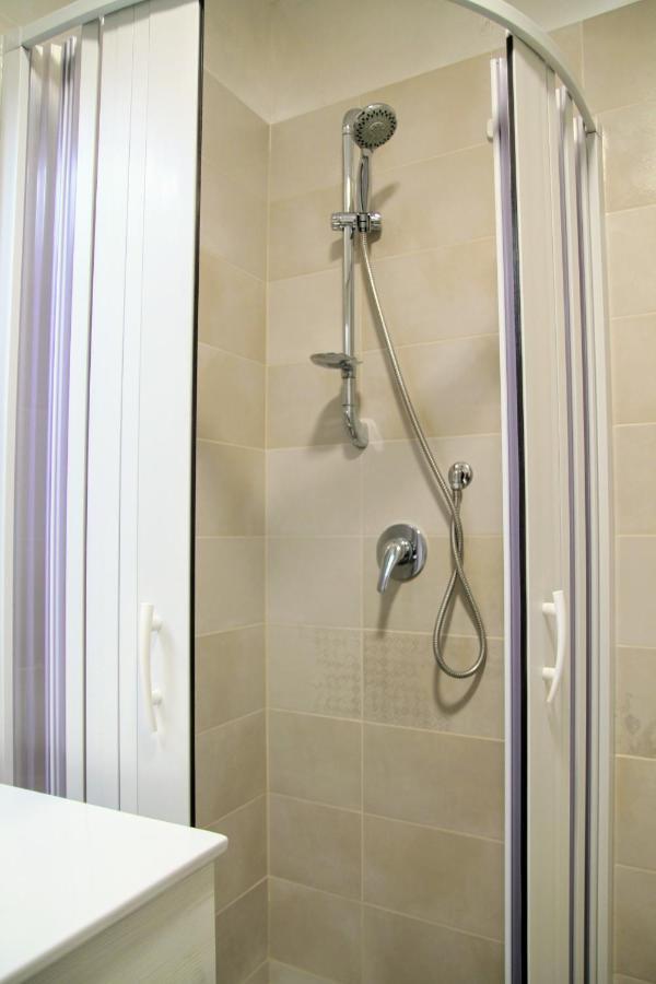 Rooms Dimora Arco - Affitti Brevi Italia Monte SantʼAngelo Екстериор снимка